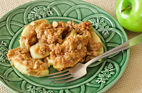 fruit crisp on green lattice plate